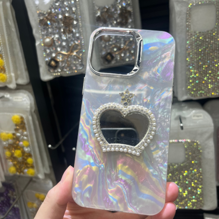 Coque de protection iPhone nacrée avec miroir cœur, perles et couronne – Design chic et maquillage pra… — ECO · Smarty Paris 18e